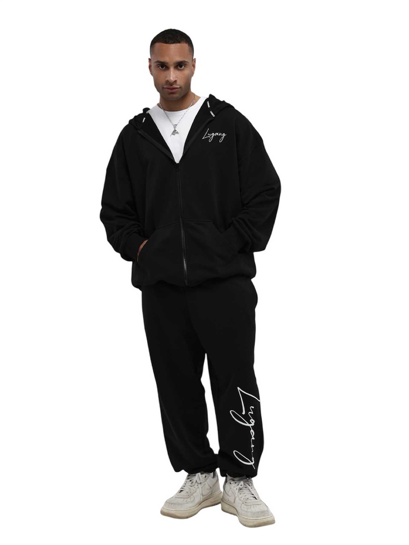 Костюм черный